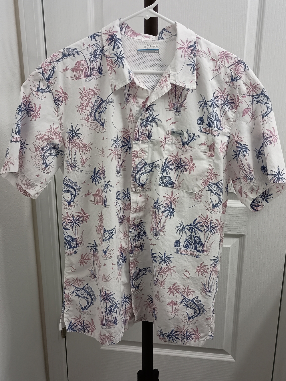 Gently Used Columbia Performance Fishing Gear PFG Medium Charters Sword Fish